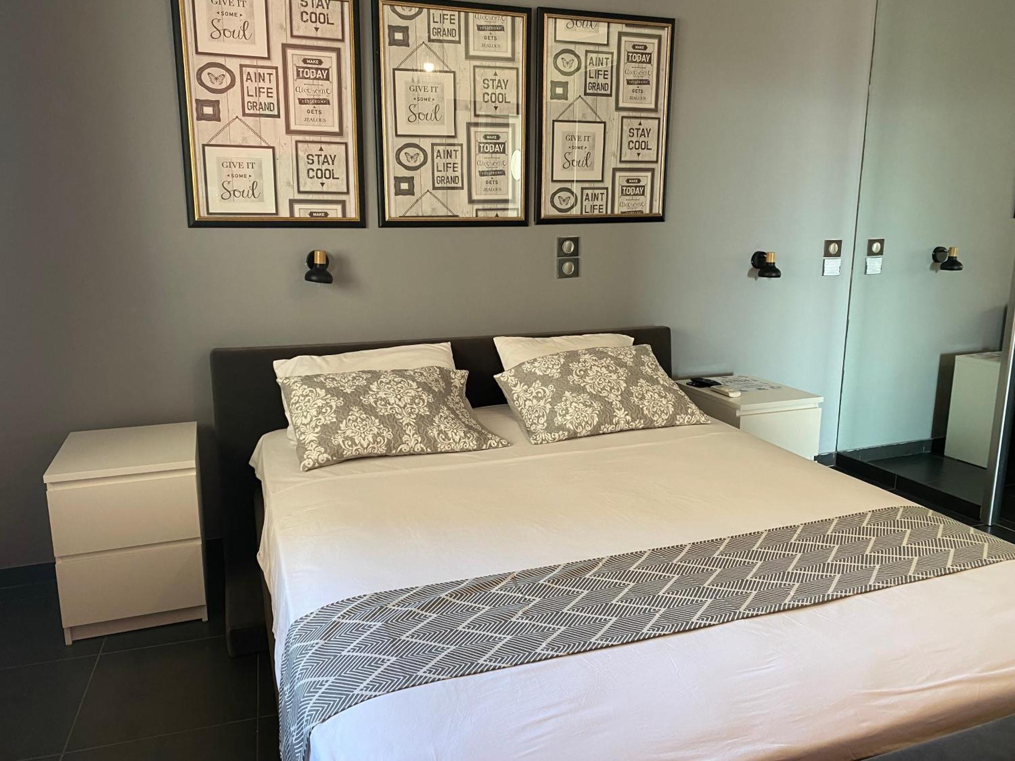 Luxury View Apartment 10Min From Athens Airport Коропіон Екстер'єр фото